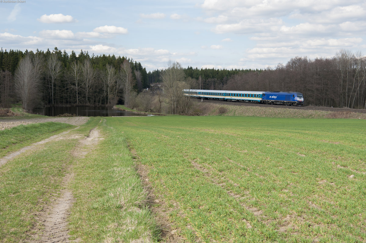 ER20-001 mit dem ALX 84104 von Hof Hbf nach München Hbf bei Oberteich, 14.04.2018