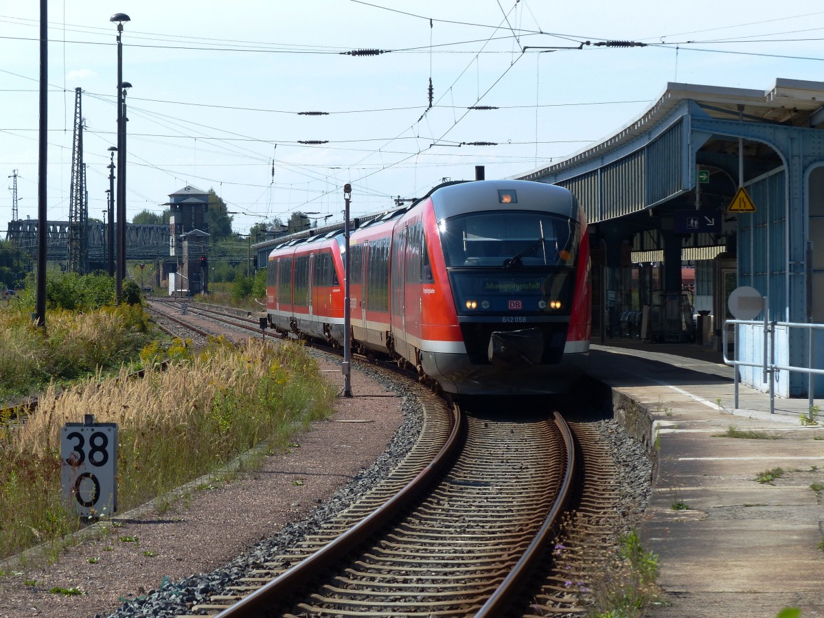 Erzgebirgsbahn 642 058 und 642 559 nach Johanngeorgenstadt am 07.09.2013 auf dem Zwickauer Hauptbahnhof.