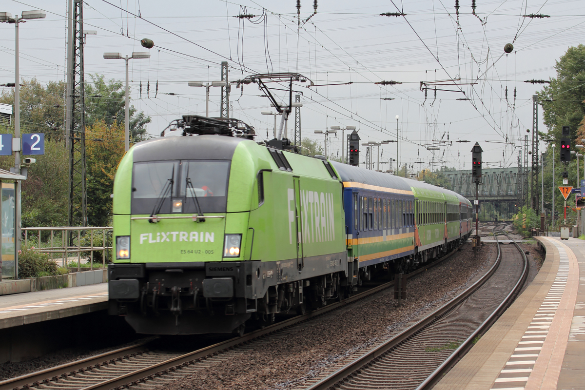 ES 64 U2-005 mit dem Flixtrain FLX 1802 nach Hamburg-Altona in Recklinghausen-Süd 4.10.2018