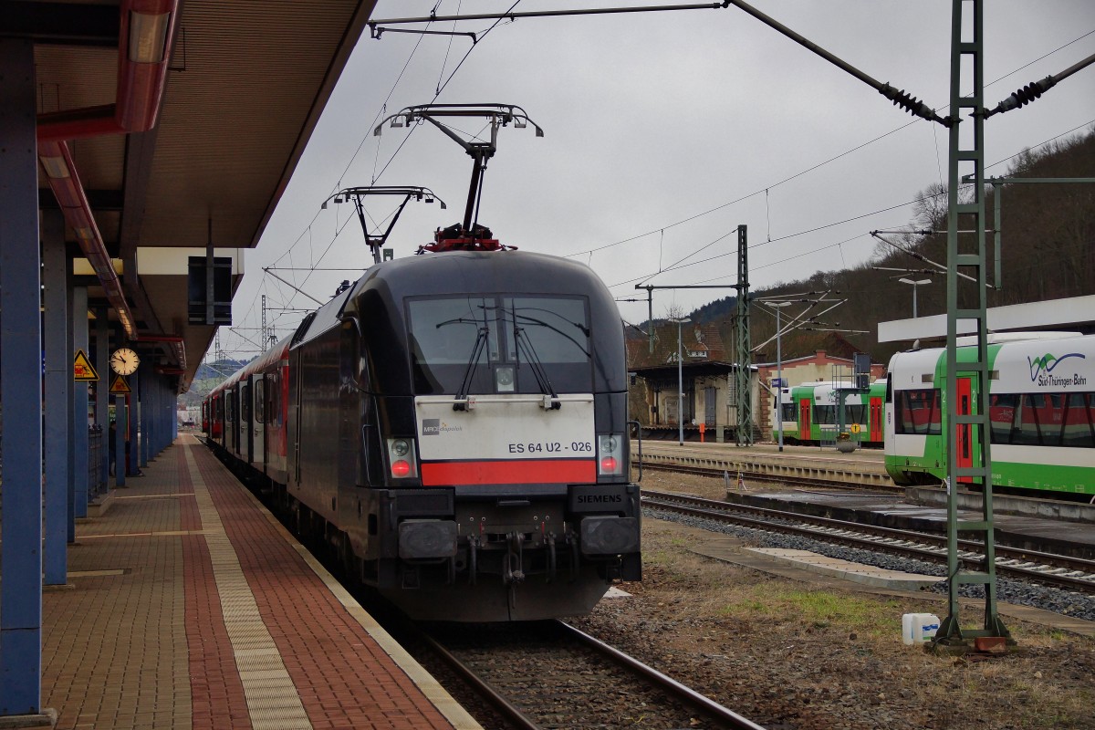 ES 64 U2-026 (182 526) steht am 16.01.15 in Eisenach bereit um wieder als RB 16319 in Richtung Halle/S. zu fahren.