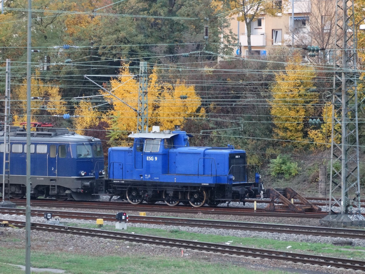 ESG 9 (364 778-1) am 25.10.15 in Heidelberg Hbf von einen Gehweg aus fotografiert