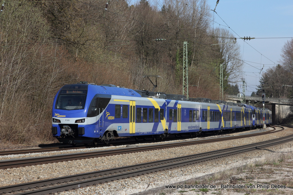 ET 305 (Bayerische Oberlandbahn GmbH) und ET 319 als M 79061 in Richtung Kufstein in Aßling
