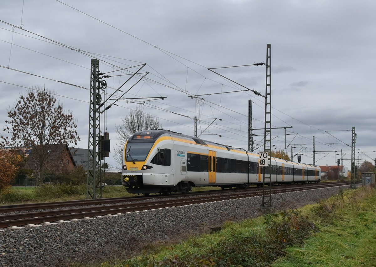 ET 7.09 als RE13 in Kleinenbroich am Samstag den 1.12.2018, gleich wechselt der Zug vom Ausweichgleis auf das Richtungsgleis nach Neuss auf dem Weg nach Mönchengladbach, weil auf dem Richtungsgleis nach Mönchengladbach Kleineisen erneuert werden.
