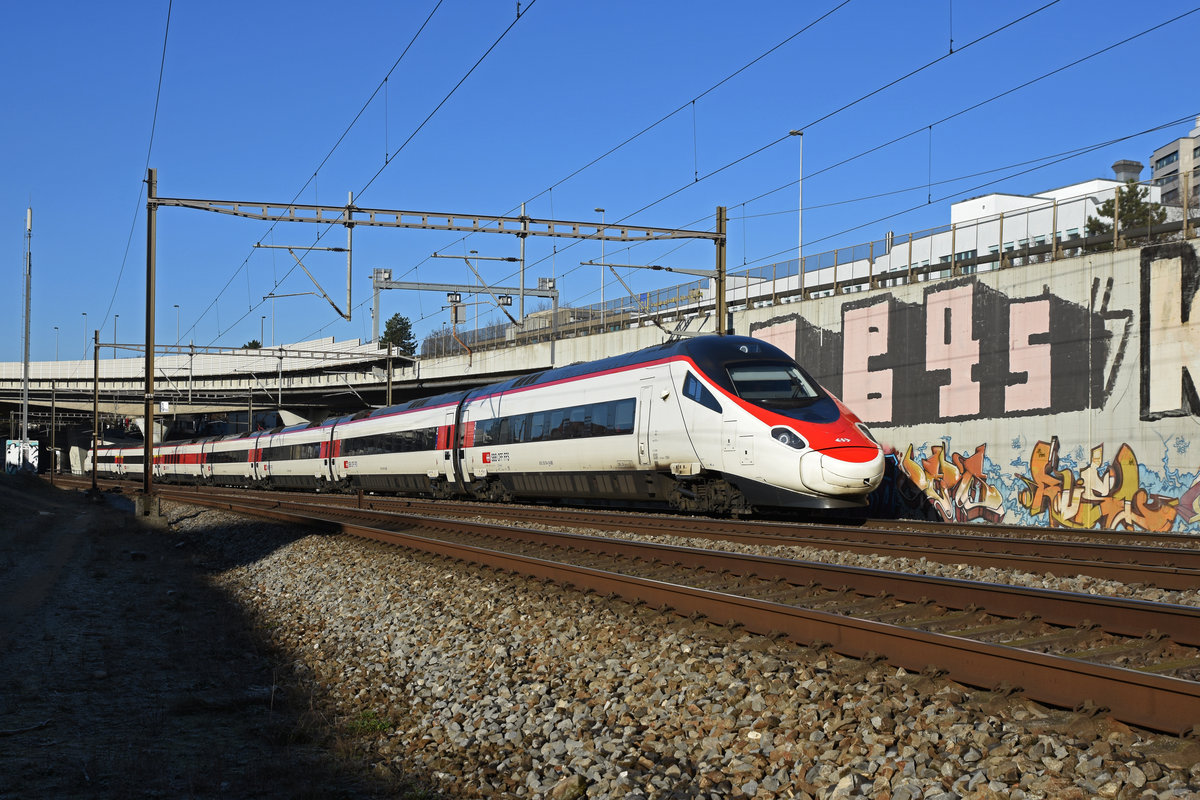 ETR 610 fährt Richtung Bahnhof Muttenz. Die Aufnahme stammt vom 03.01.2019.