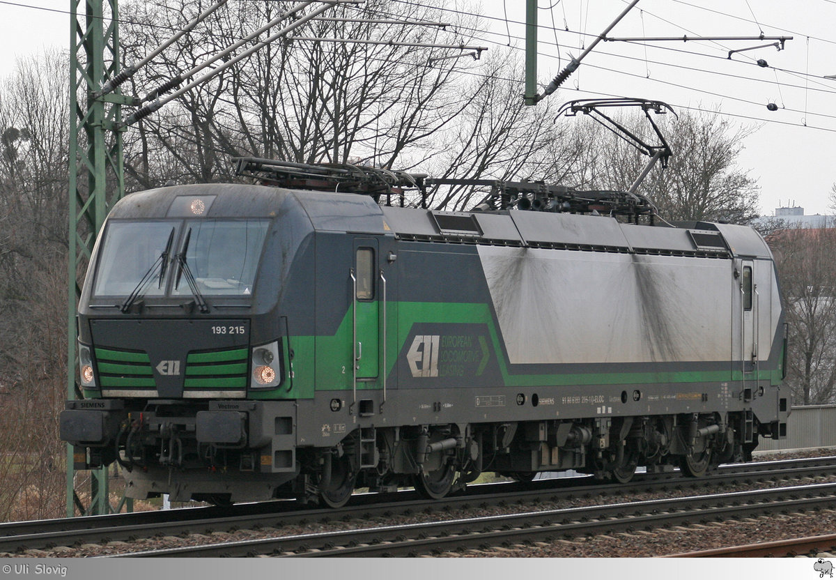 European Locomotive Leasing 193 215 wartet am 19 Februar 2017 im Bahnhof Dresden auf Streckenfreigabe.