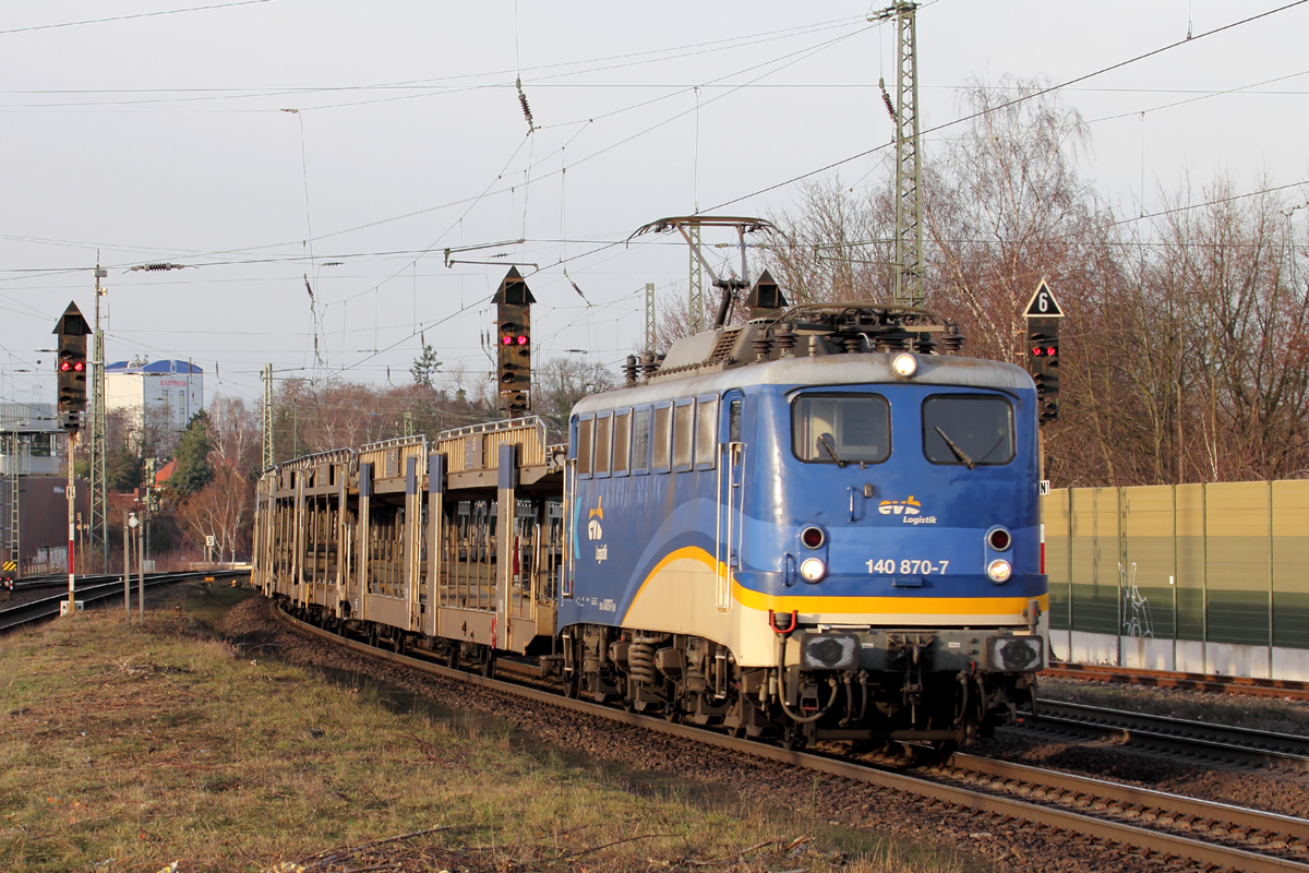 EVB 140 870-7 durchfährt Nienburg(Weser) 18.12.2018