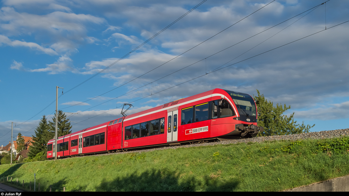 Ex BLS/RM RABe 526 283 erreicht am 21. August 2016 als RE aus La Chaux-de-Fonds kommend in Kürze den Bahnhof Biel. Die Züge sollen nach einer Revision mittelfristig zu Thurbo kommen, wo sie die GTW der ersten Generation ablösen werden.