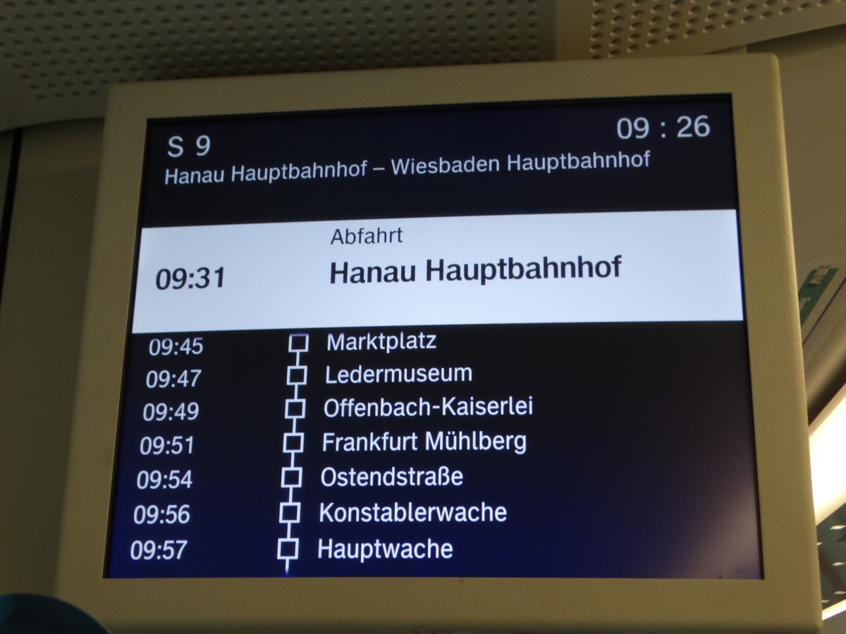Fahrgastanzeige in einen S-Bahn Rhein Main 430er am 07.12.15 