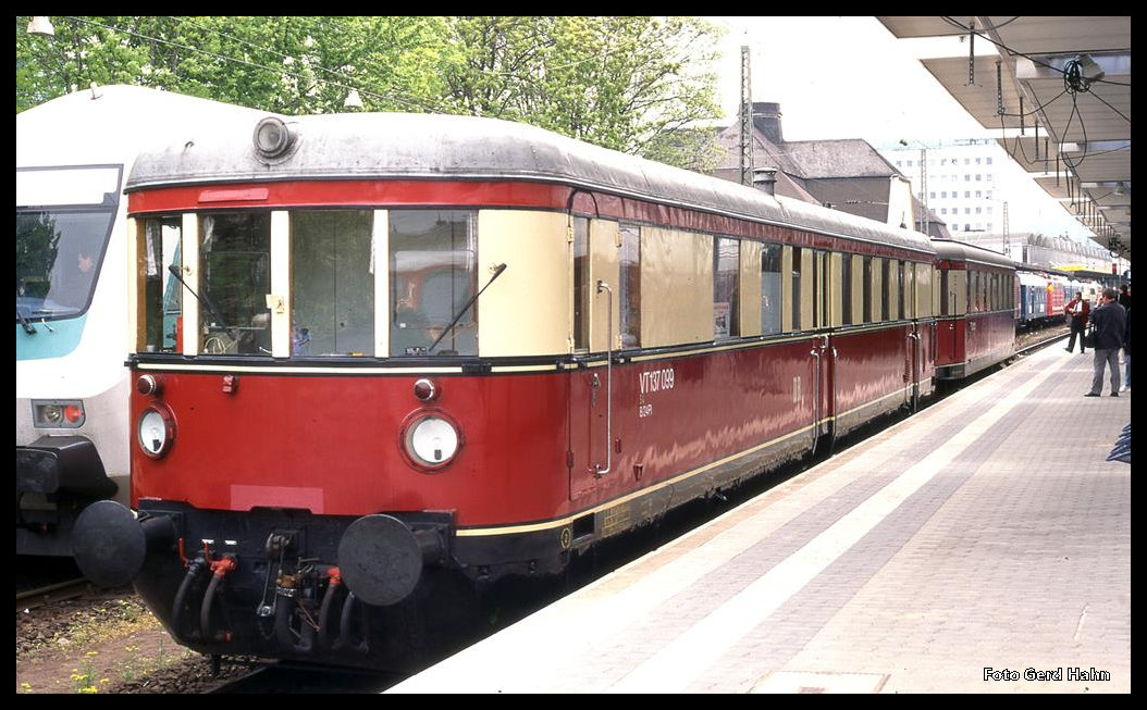 Fahrzeugschau im HBF Koblenz am 12.05.1996: VT 137099