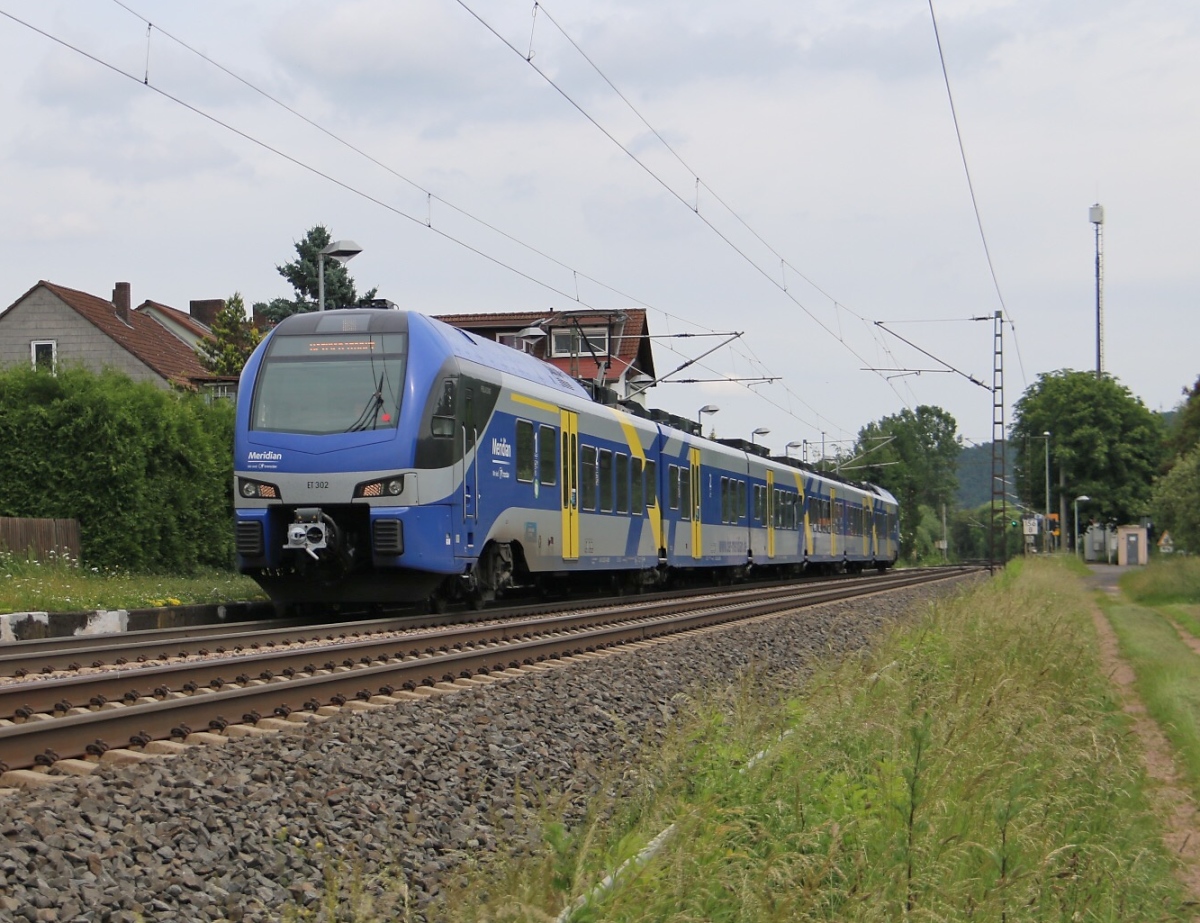 Fernab der Heimat war am 11.06.2016 der ET 103 von Meridian unterwegs. Er befuhr die KBS 610 in Richtung Süden. Aufgenommen in Ludwigsau-Friedlos.