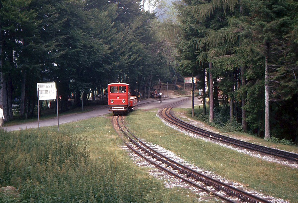 Ferrovia Monte Generoso, Diesellok 1 mit Vorstellwagen MG 2  in Bellavista. 23.Juli 1970