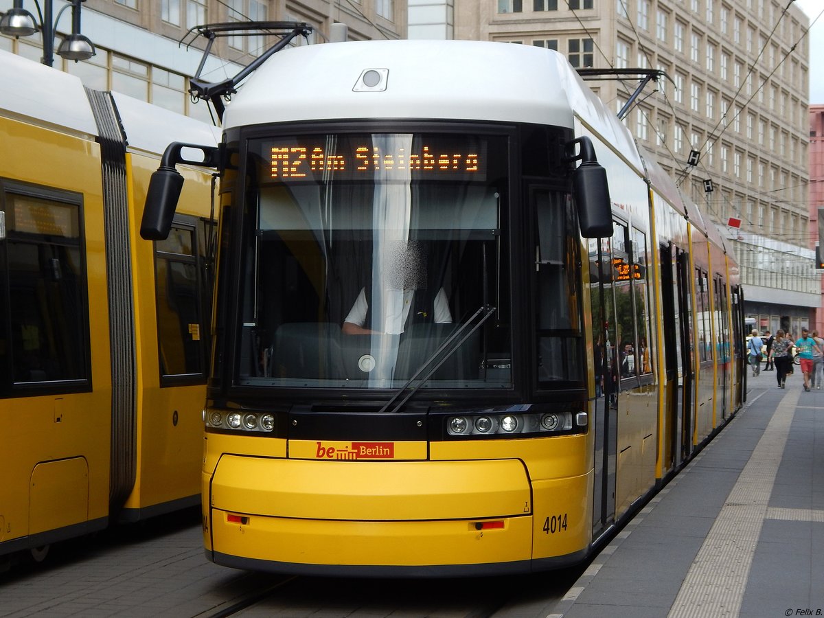 Flexity Nr. 4014 der BVG in Berlin am 10.06.2016