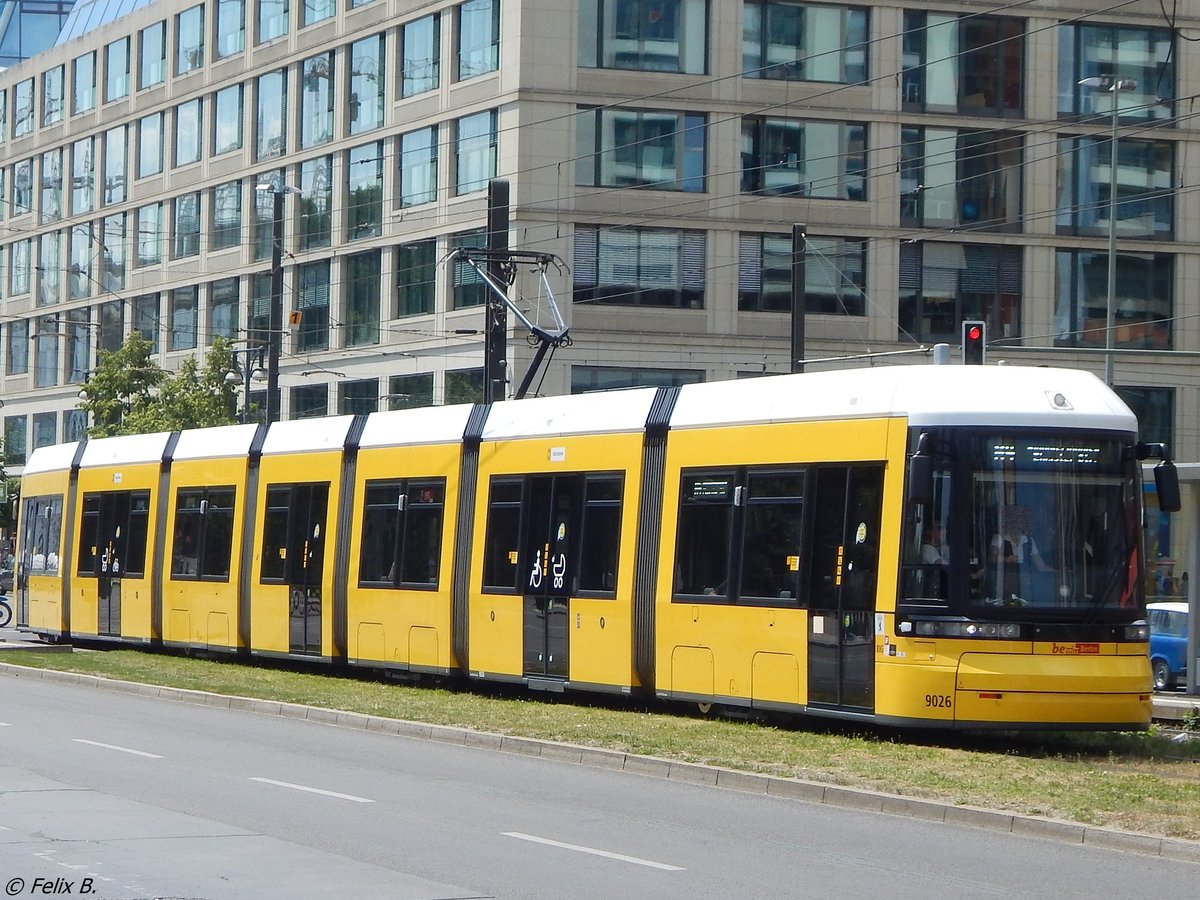 Flexity Nr. 9026 der BVG in Berlin am 08.06.2016
