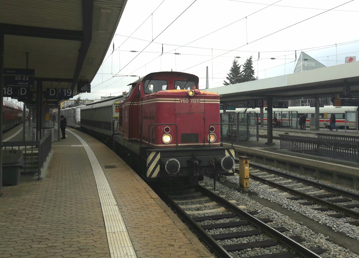 FME V60 11011 mit einem Überführungszug von Railadventure und einem  verpackten  ET420. Nürnberg Hbf 25.11.2018