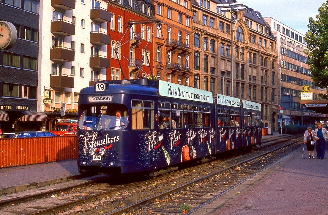 Frankfurt 824, Basler Platz, 29.10.1990.
