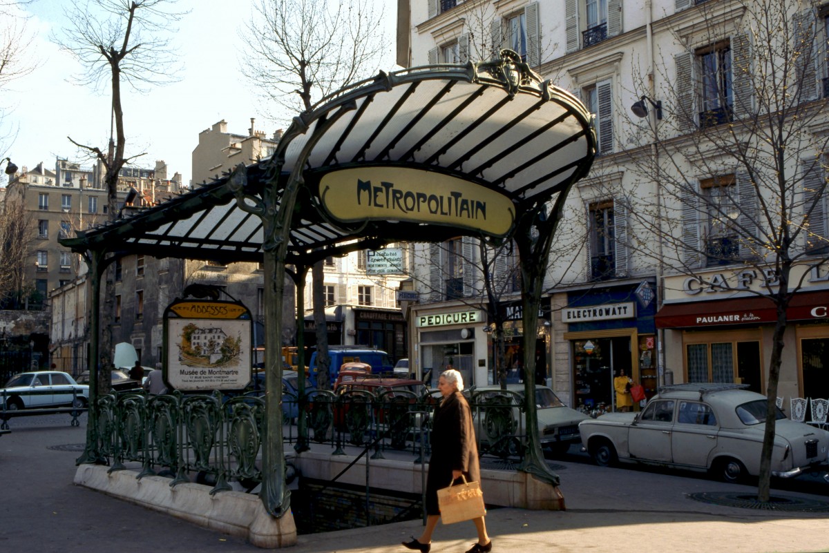 Frankreich, Paris, Metro Linie 6, ein MP 73 auf Gummireifen in der