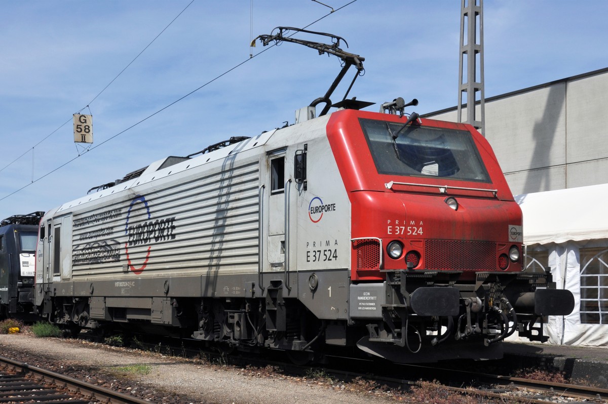 Französische Lok E 37524 von Europorte am Güterbahnhof in Muttenz. Die Aufnahme stammt vom 05.05.2014.
