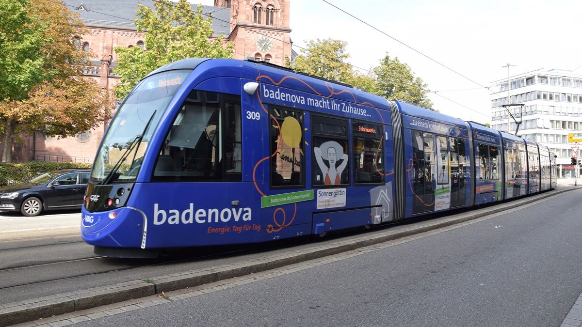 Freiburg im Breisgau - Straßenbahn CAF Urbos 309 - Aufgenommen am 16.09.2018