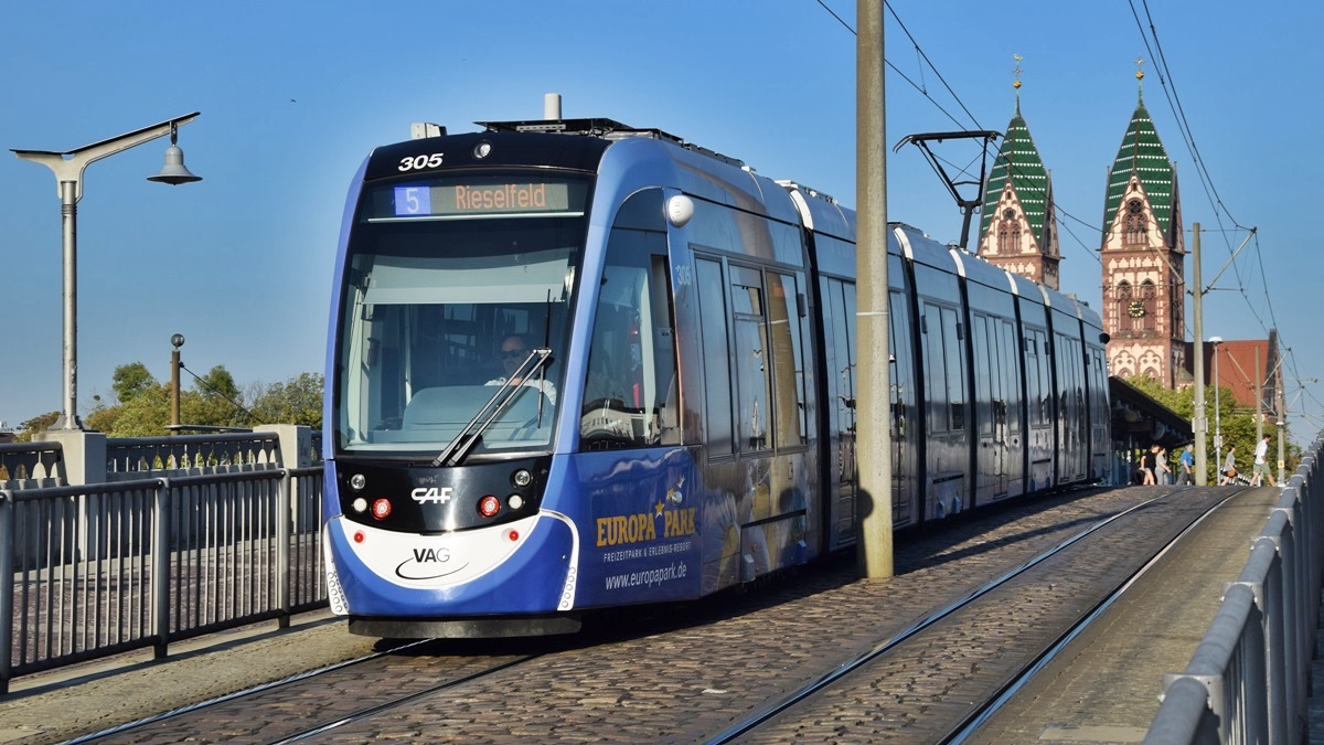 Freiburg im Breisgau - Straßenbahn CAF Urbos 305 - Aufgenommen am 20.09.2018