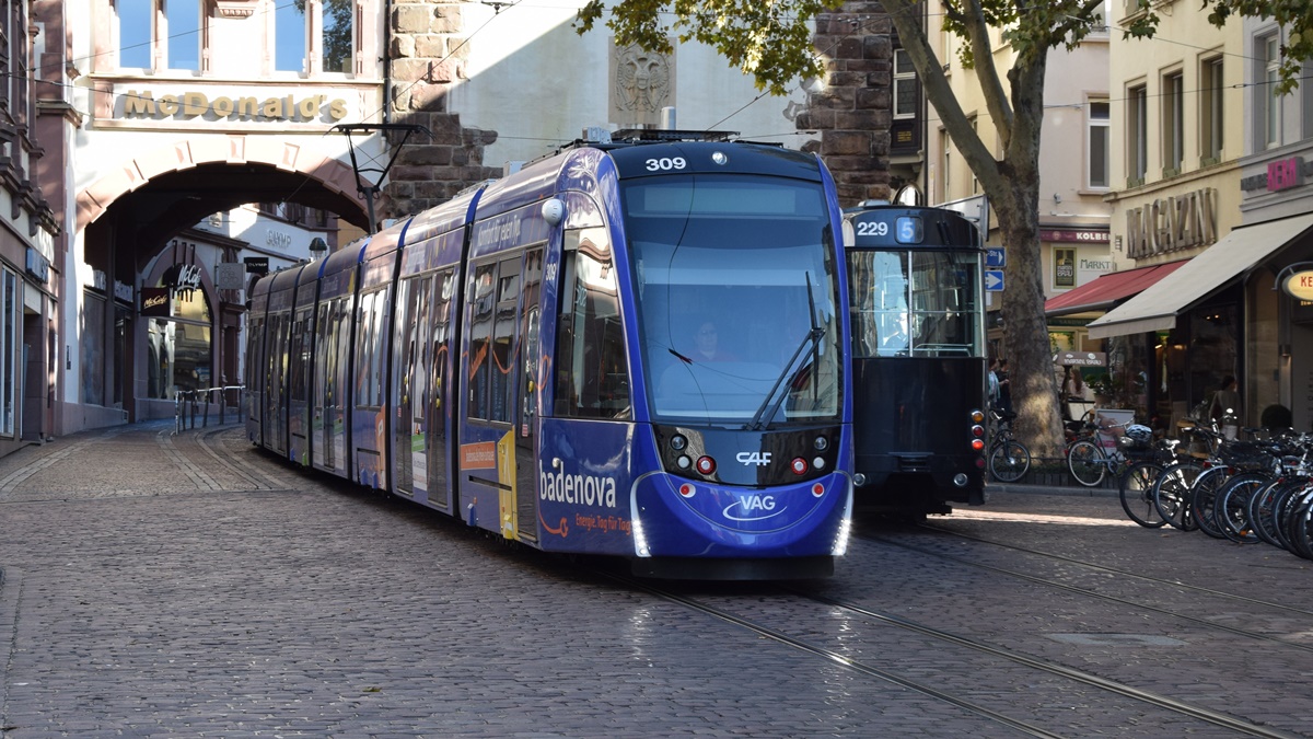 Freiburg im Breisgau - Straßenbahn CAF Urbos 309 - Aufgenommen am 13.10.2018 
