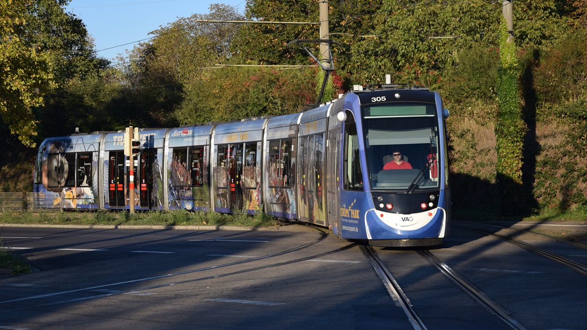 Freiburg im Breisgau - Straßenbahn CAF Urbos 305 - Aufgenommen am 14.10.2018 