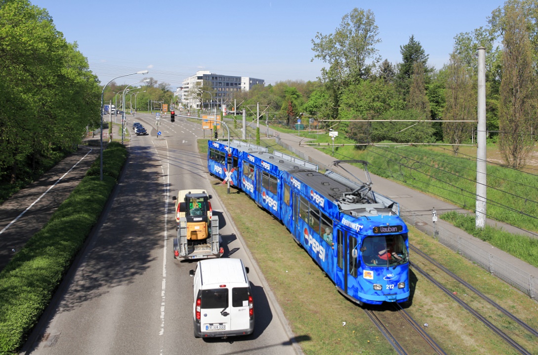 Freiburg Tw 212, Opfinger Straße, 10.04.2017.