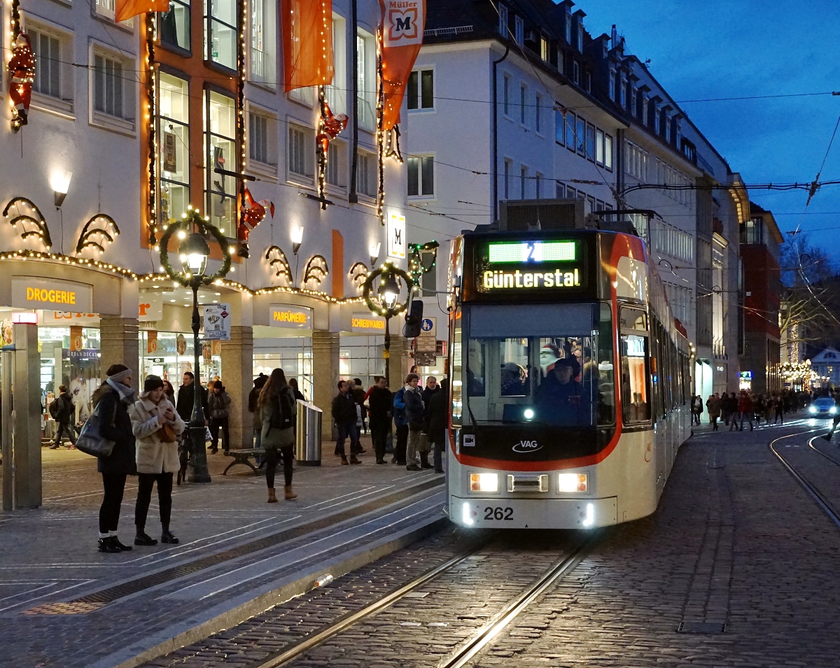 Freiburger Verkehrs AG.
VAG: Weihnächtliche Stimmung in Freiburg im Breisgau am 14. Dezember 2017.
Foto: Walter Ruetsch