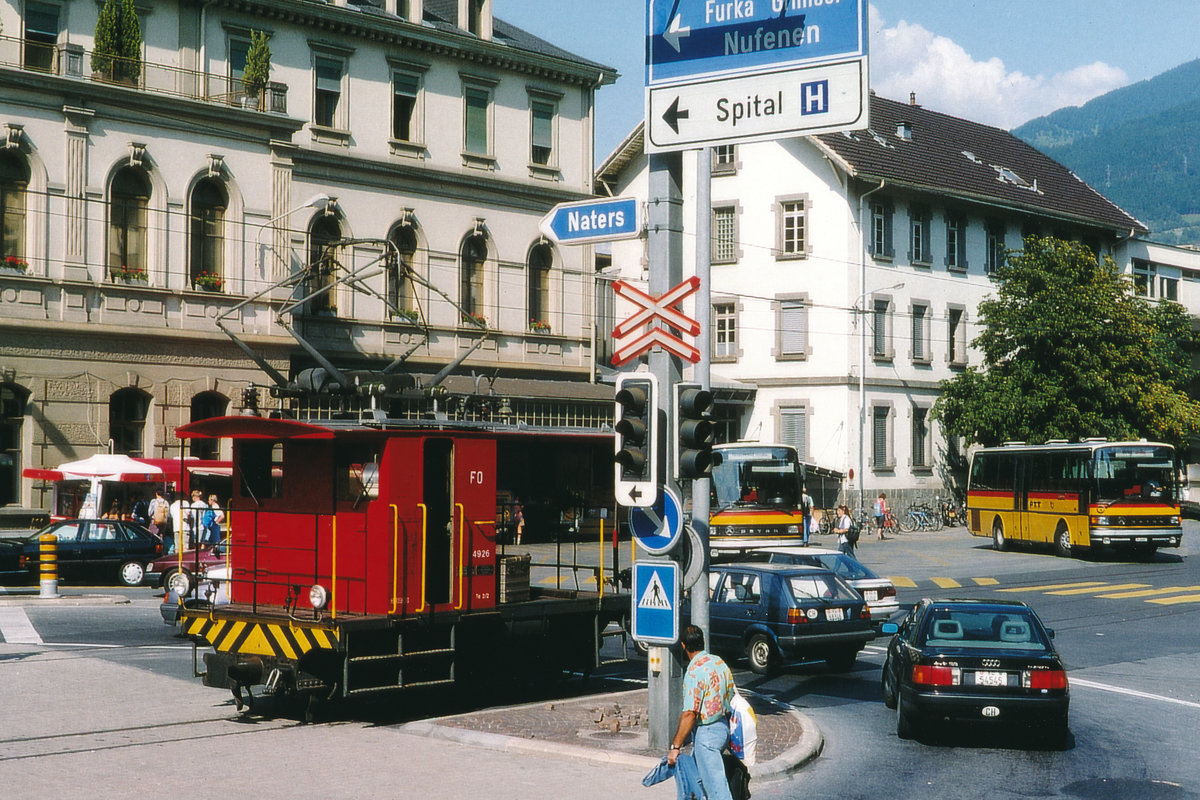 Furka-Oberalp FO.
Bahnhofplatz Brig im August 1984 mit dem FO Te 2/2
4924.
Foto: Walter Ruetsch