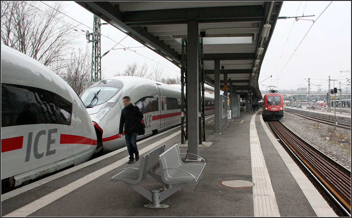 Ganz weit draußen -

Im ehemaligen Gleisvorfeld des Stuttgarter liegt jetzt das Ende des Bahnsteiges von Gleis 15 und 16. Dort ist der Bahnsteig nur noch recht schmal.

14.03.2015 (M)