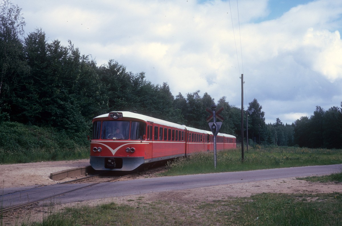 GDS (Gribskovbanen) Triebzug am Haltepunkt Kildeport (etwa 4 km von Hillerød) am 23. Juni 1974. - Der Haltepunkt wurde vor einigen Jahren stillgelegt.