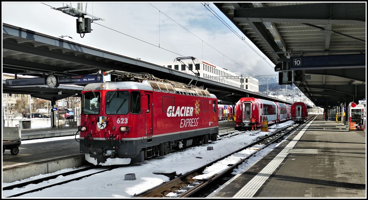 Ge 4/4 II 623  Bonaduz  übernimmt in Chur den PE923 nach Disentis/Mustér. (10.01.2019)