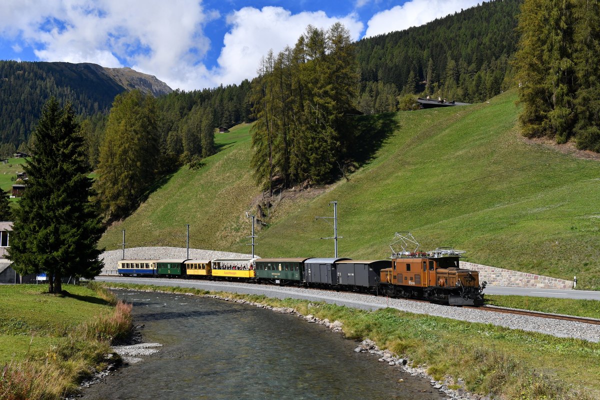 Ge 6/6 I 414 mit einem Sonderzug am 15.09.2018 bei Davos Glaris. 