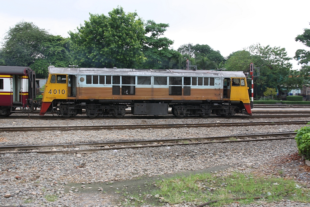 GEK 4010 (Co'Co', de, General Electric, Bj.1963, Fab.Nr. 34769) am 27.März 2017 als Verschubreserve im Bf. Hua Lamphong.