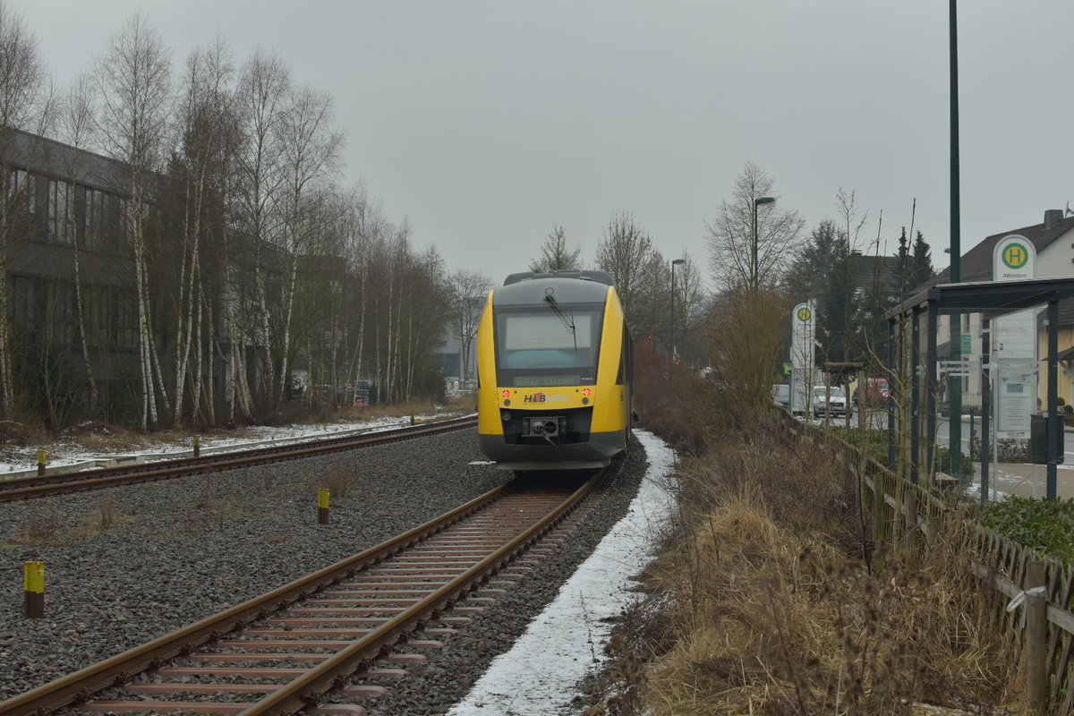 Gerade verlässt der HLB-Triewagen 648 157-5 Attendorn in Richtung Olpe.11.2.2017
