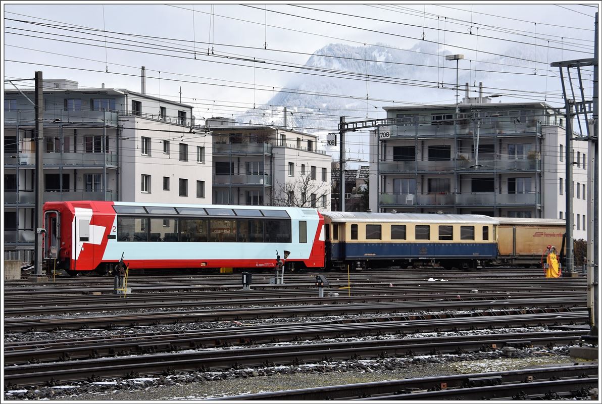 Glacier-Express und Pullmanwagen in Chur. (05.03.2017)