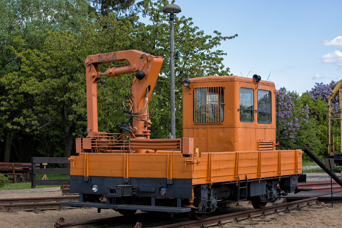 Gleiskraftwagen SKL 24 LK der Gramzower Museums-Bahn. - 03.05.2014