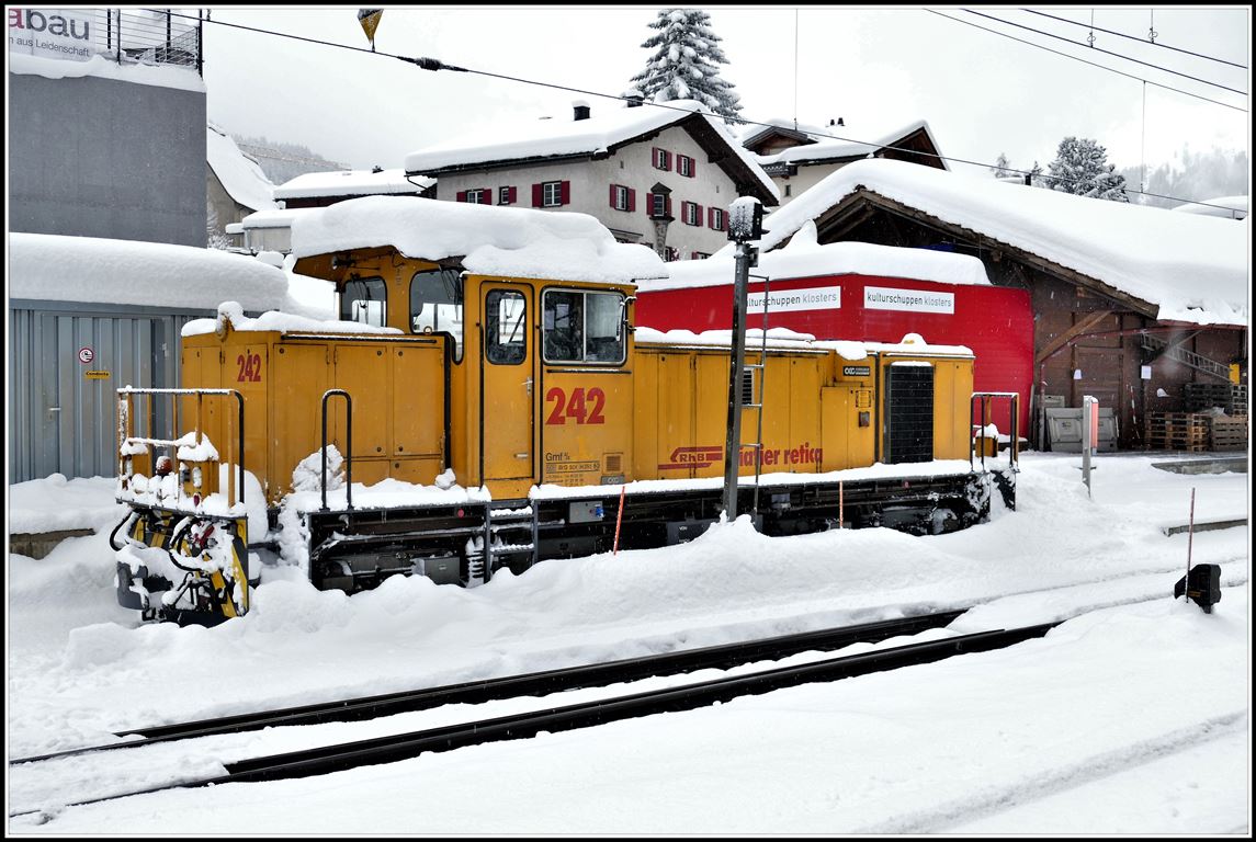 Gmf 4/4 242 in Klosters Platz. (08.01.2019)