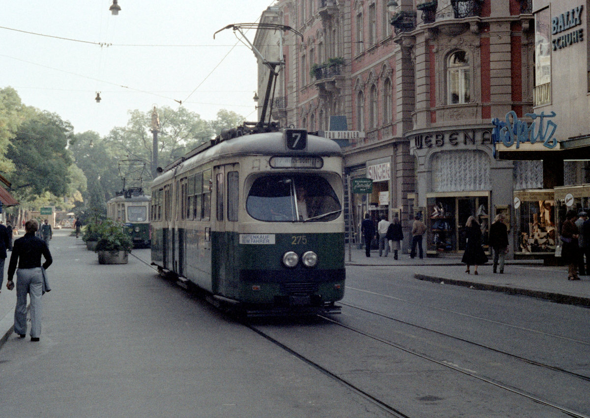 Graz GVB SL 7 (GT6 275) Herrengasse / Fischer-von-Erlach-Gasse am 17. Oktober 1978. - Scan eines Farbnegativs. Film: Kodak Safety Film 5075. Kamera: Minolta SRT-101.