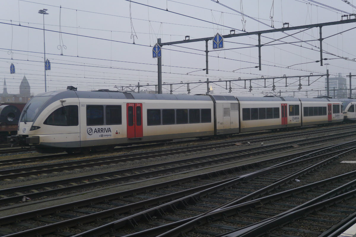GTw 2/8 Nr. 352, jetzt in den Besitz von Arriva/NL übergegangen, abgestellt in Venlo, 17.12.16.