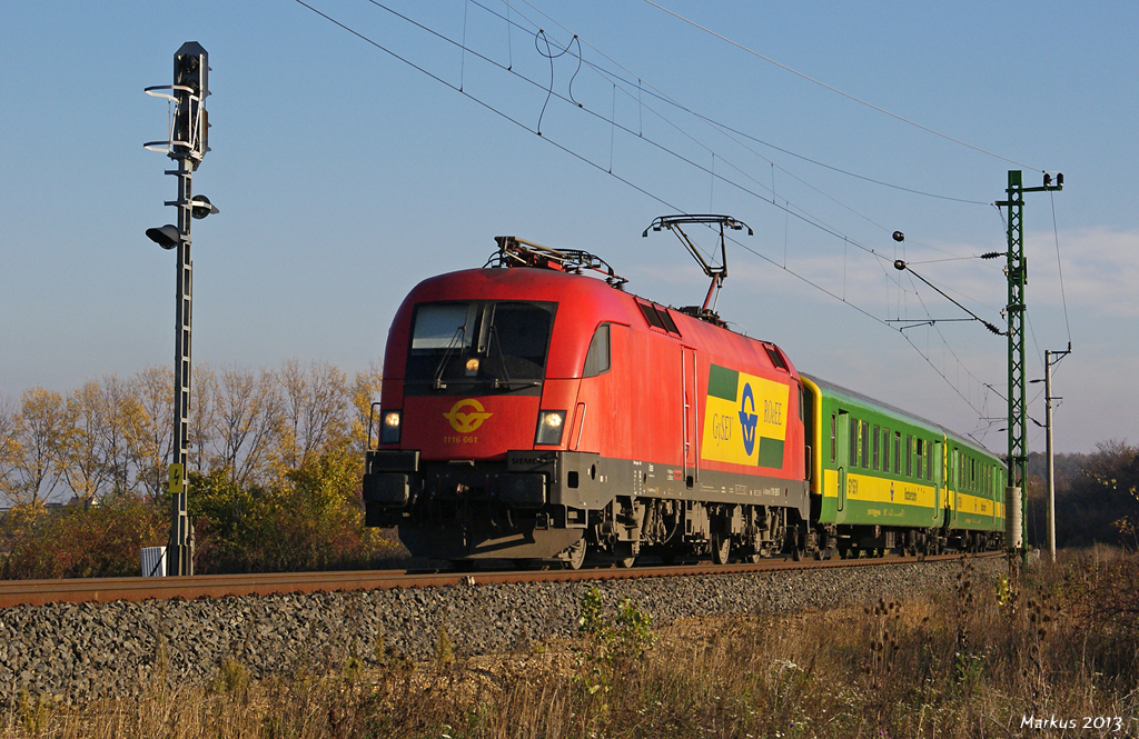 GySEV/Raaberbahn 1116 061 mit R9115 (Szombathely - Sopron) am 08.11.2013 kurz vor dem Einfahrsignal von Harka.  