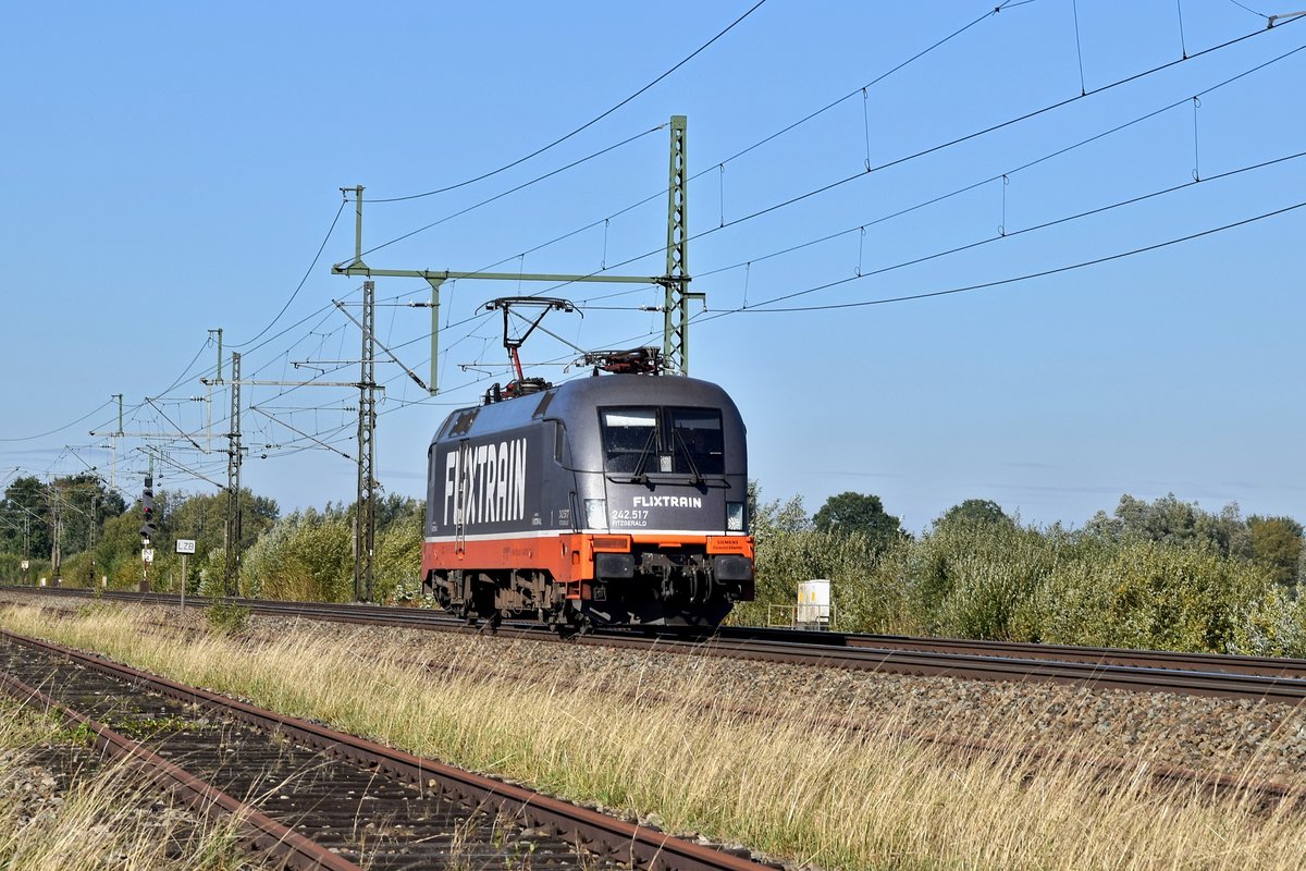 Hector Rail 242 517 (182 517)  FITZGERALD  (mit  FLIXTRAIN -Schriftzug) solo in Richtung Osnabrück (Diepholz, 27.09.18).