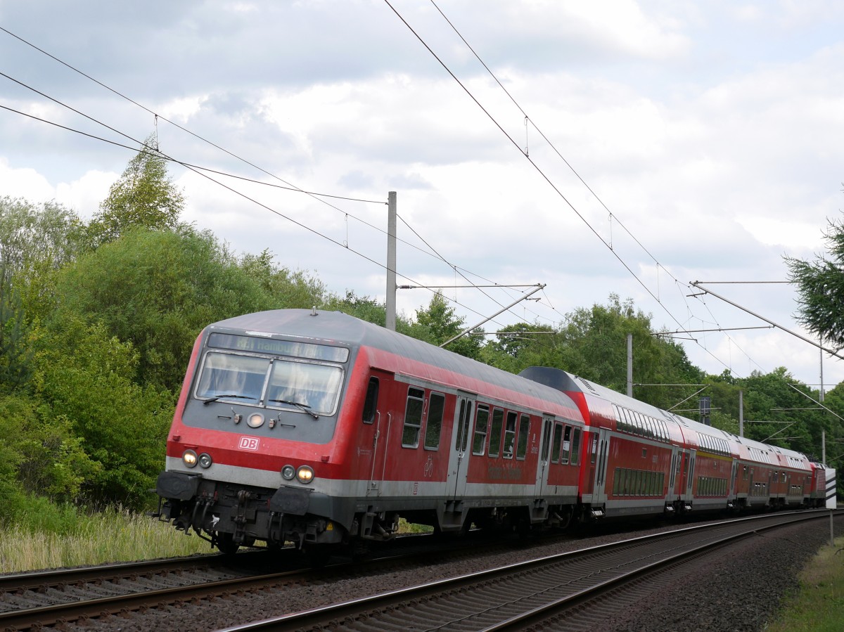 Heute fuhr der betagte Steuerwagen  Franziska (Grfin) zu Reventlow  (Bauart Wittenberge) am RE 21876 Bchen - Hamburg Hbf. geschoben von 112 171; Friedrichsruh, 06.07.2015
