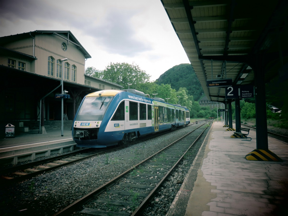 HEX Lint im Bahnhof von Thale HBF am 24.05.2015 nach Magdeburg HBF