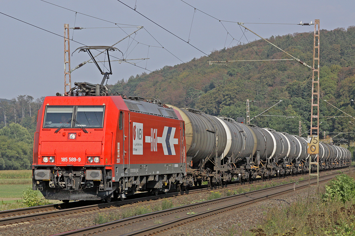 HGK Tankzug mit 185 589-9 am 14.09.2016  16:15 nördlich von Salzderhelden am BÜ 75,1 in Richtung Göttingen