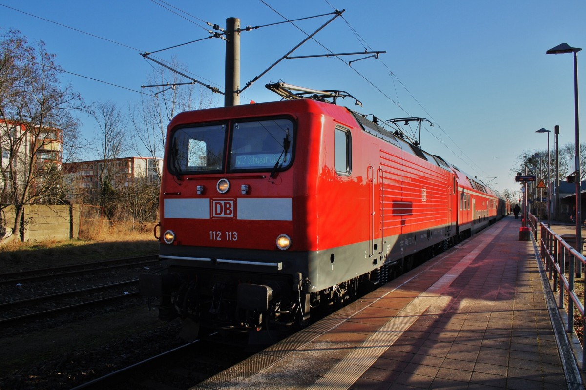 Hier 112 113 mit einem RE3 (RE18349) von Schwedt(Oder) Hbf. nach Wünsdorf-Waldstadt, dieser Zug stand am 3.1.2014 in Schwedt(Oder) Hbf.