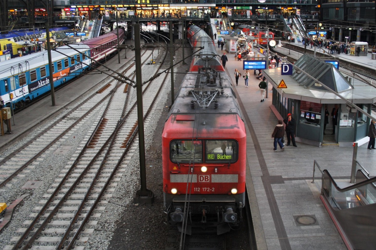 Hier 112 172-2 mit RE21875 von Hamburg Hbf. nach Büchen, dieser Zug stand am 4.10.2013 in Hamburg Hbf. 