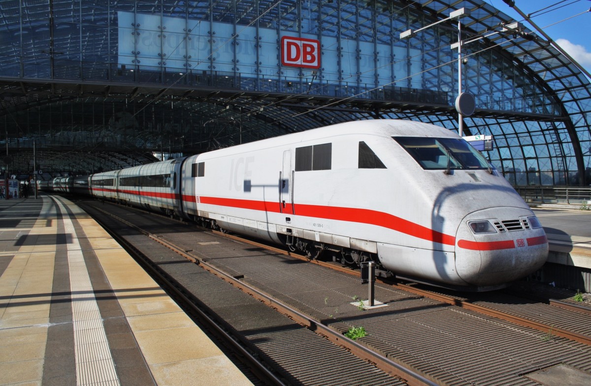 Hier 401 559-0  Bad Oldesloe  als ICE1191 von Berlin Ostbahnhof nach Stuttgart Hbf., dieser Triebzug stand am 29.9.2013 in Berlin Hbf.