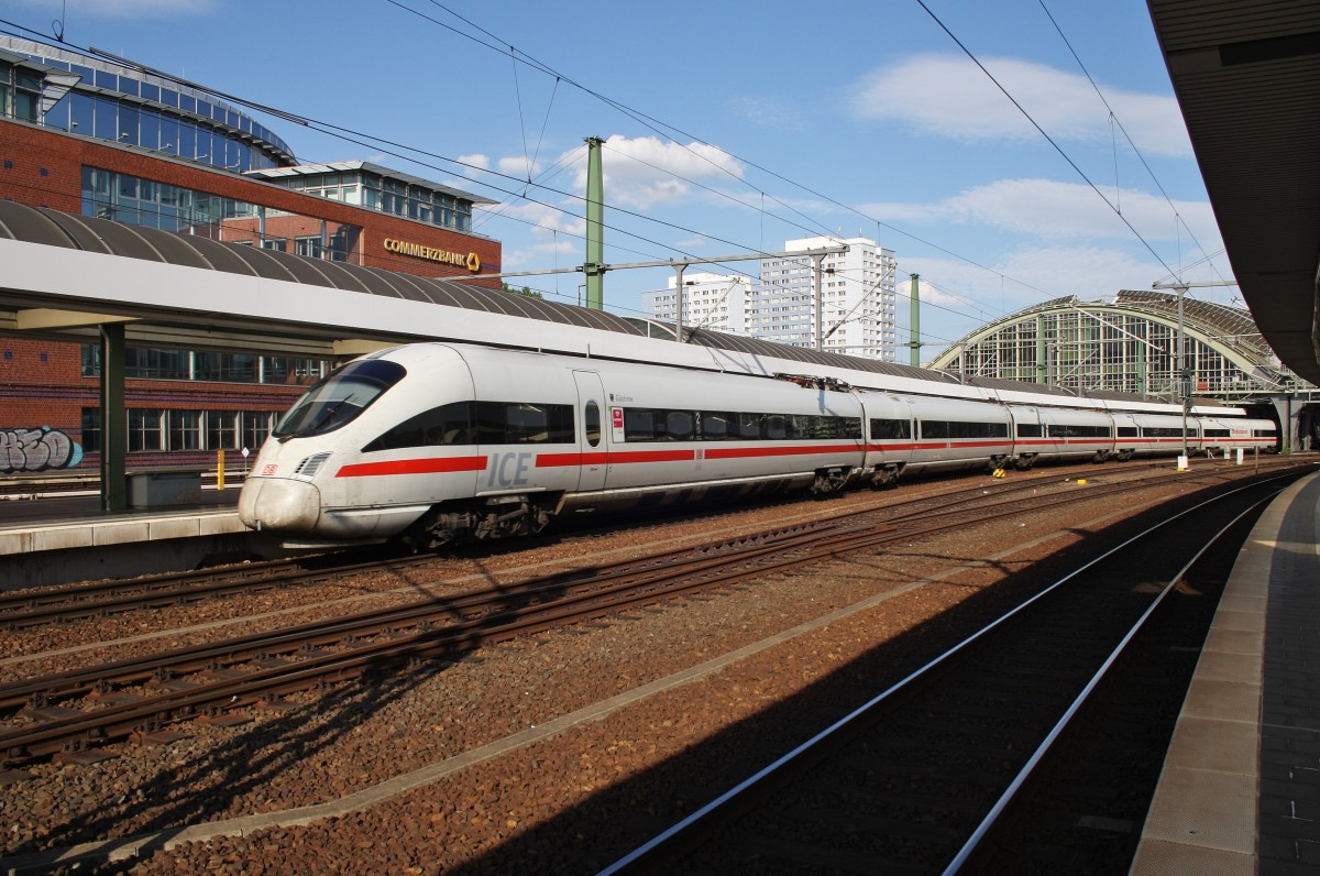 Hier 411 009-4  Güstrow  als ICE1677 von Berlin Ostbahnhof nach Karlsruhe Hbf., bei der Ausfahrt am 1.8.2015 aus Berlin Ostbahnhof.