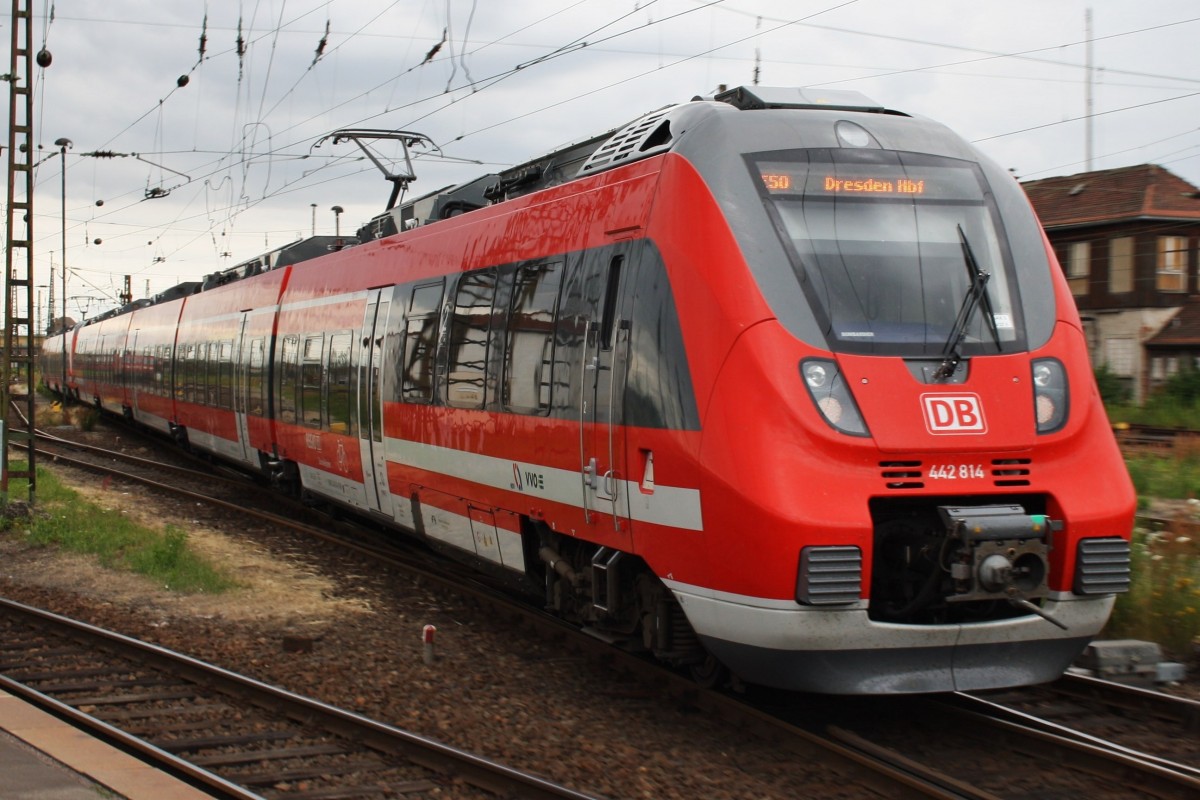 Hier 442 814-0 und 442 617-7 als RE50  Saxonia  (RE17073) von Leipzig Hbf. nach Dresden Hbf., bei der Ausfahrt am 11.7.2013 aus Leipzig Hbf. 