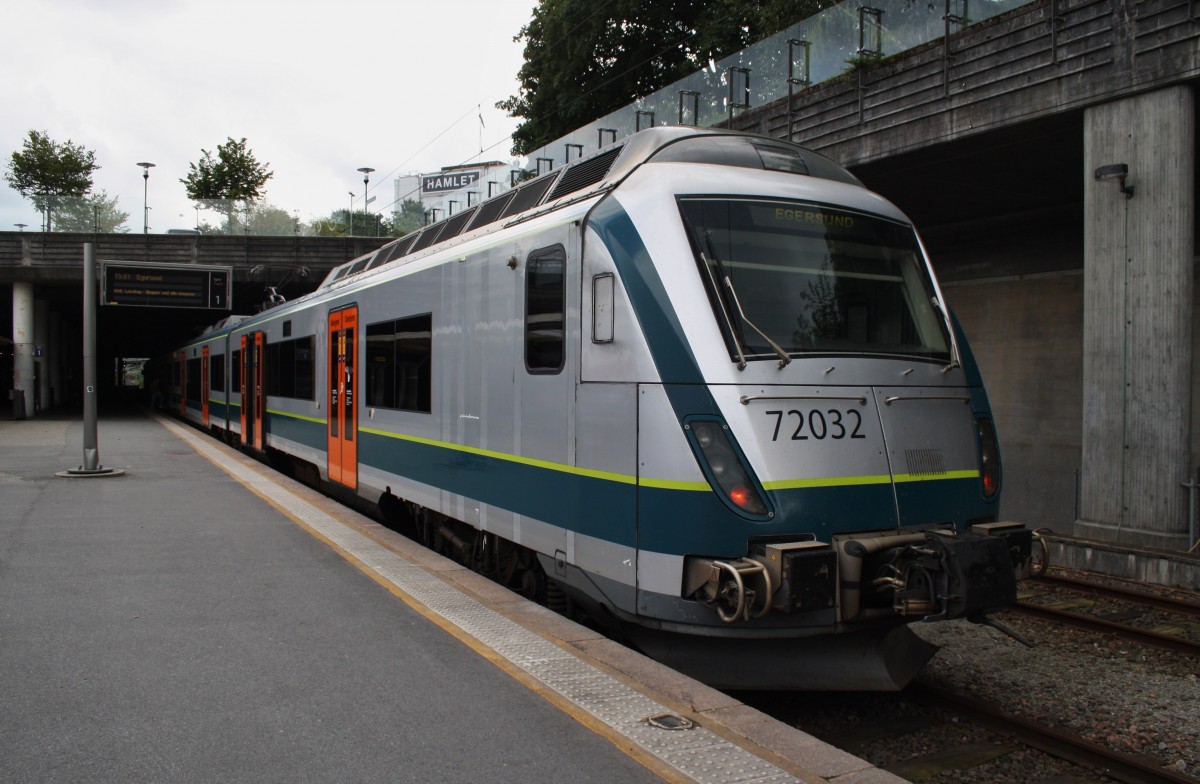 Hier 72032 als R3046 von Stavanger S nach Egersund, dieser Triebzug stand am 1.8.2014 in Stavanger S. 